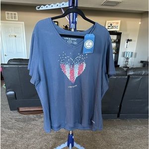 Life is Good NWT Crusher blue with red white & blue Heart top. Size XXXL